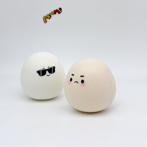 Boiled eggs and raw eggs, gently squish and have fun! - slow rising squishy toy product photo
