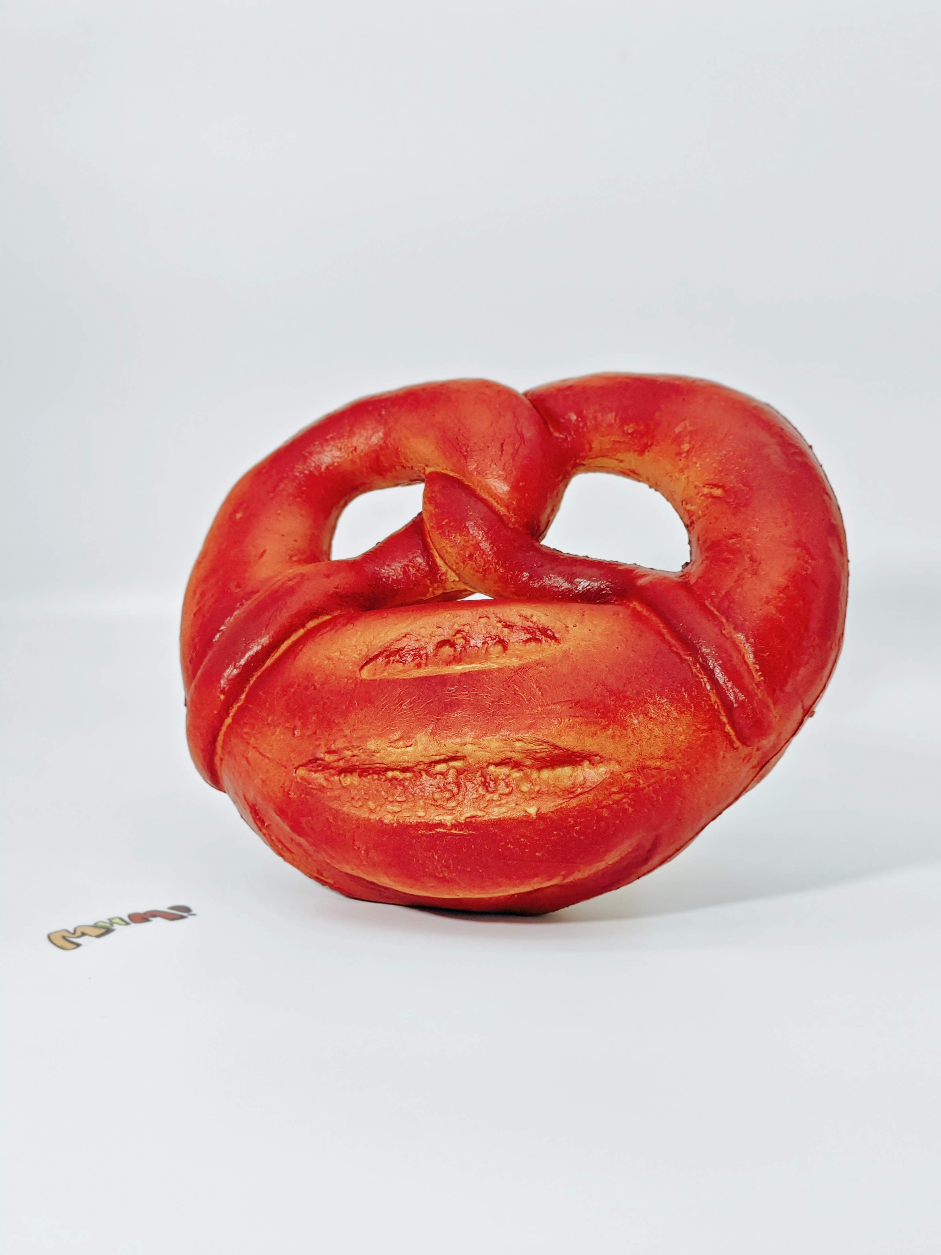 Sticky salted pretzel roll squishy toy realistic lye bread bun fidget savory scented