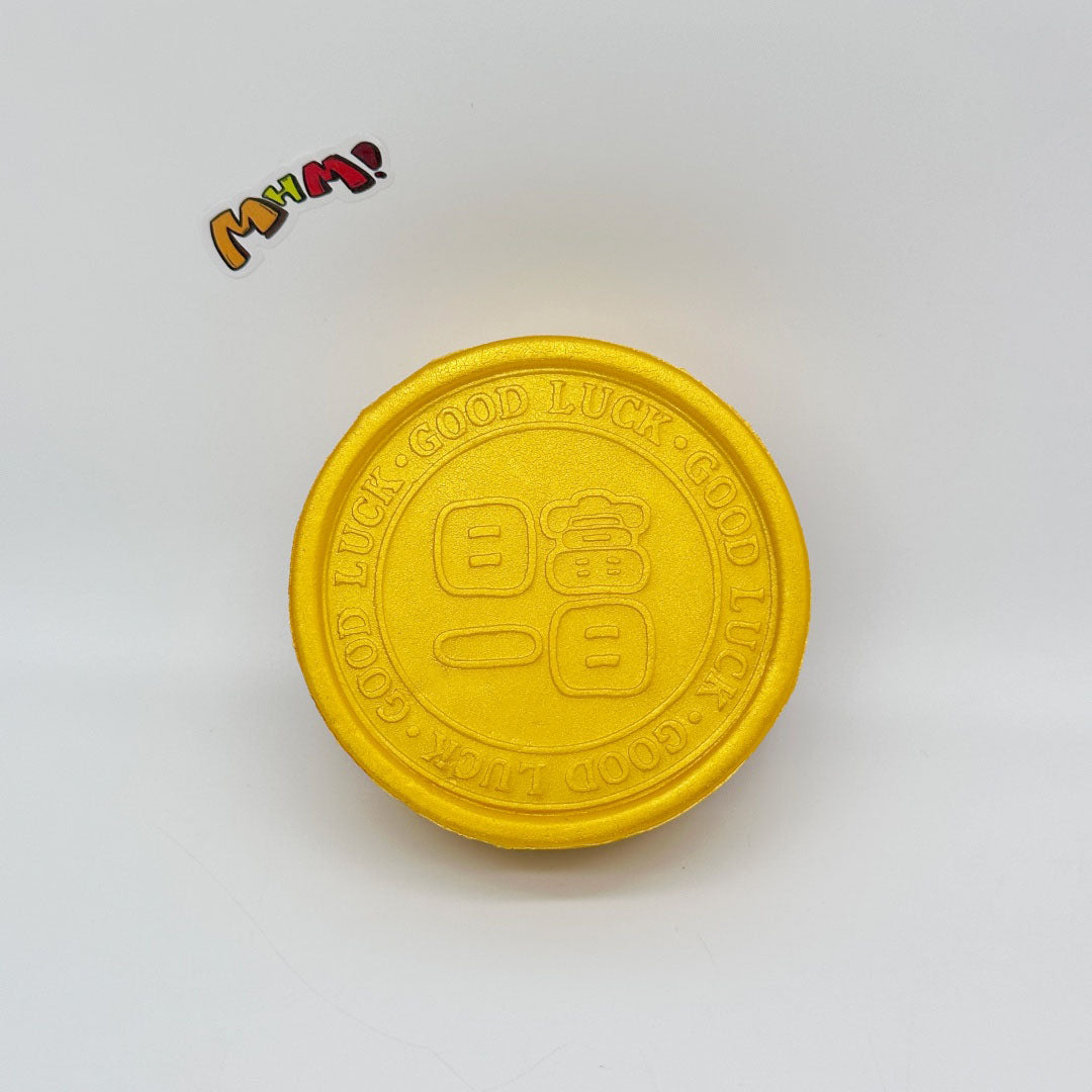 Kawaii Lucky Cat Gold Coin Squishy: Bring Home the Good Luck - squishy stress relief toy detail shot