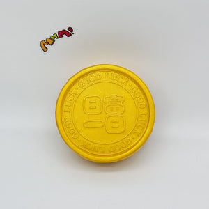 Kawaii Lucky Cat Gold Coin Squishy: Bring Home the Good Luck - squishy stress relief toy detail shot