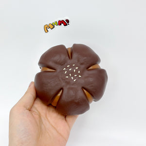Cute Flower-Shaped Chestnut Pastry Stress Relief Squishy - squishy stress relief toy detail shot