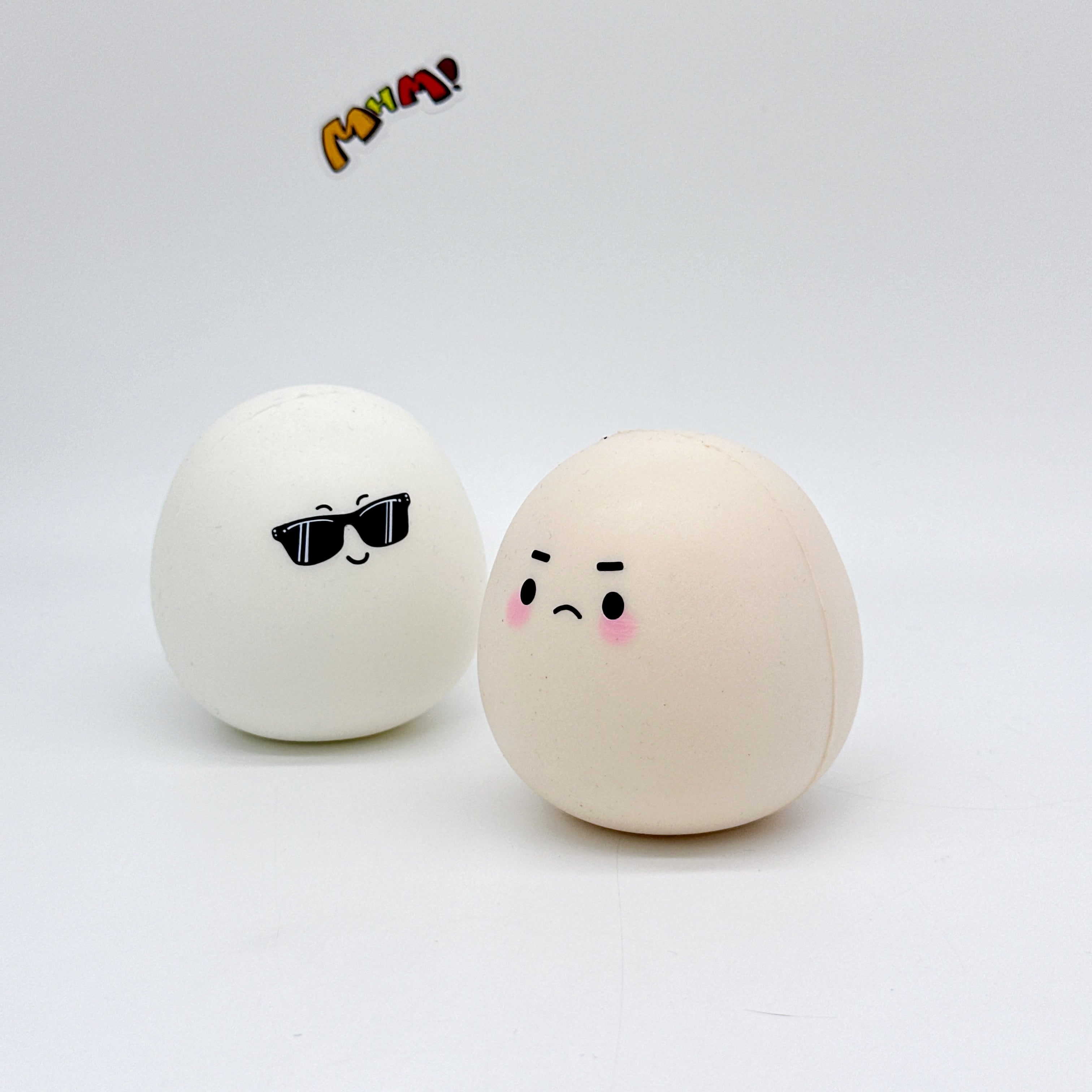 Boiled eggs and raw eggs, gently squish and have fun! - slow rising squishy toy product photo